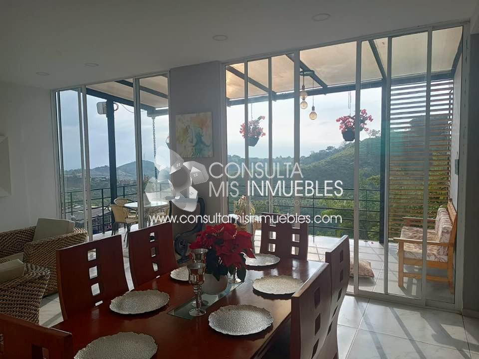 Vendo Casa en el Barrio La Reforma en Cali, Valle Del Cauca de Colombia | Consulta Mis Inmuebles S.A.S. | Tu nuevo comienzo empieza hoy!