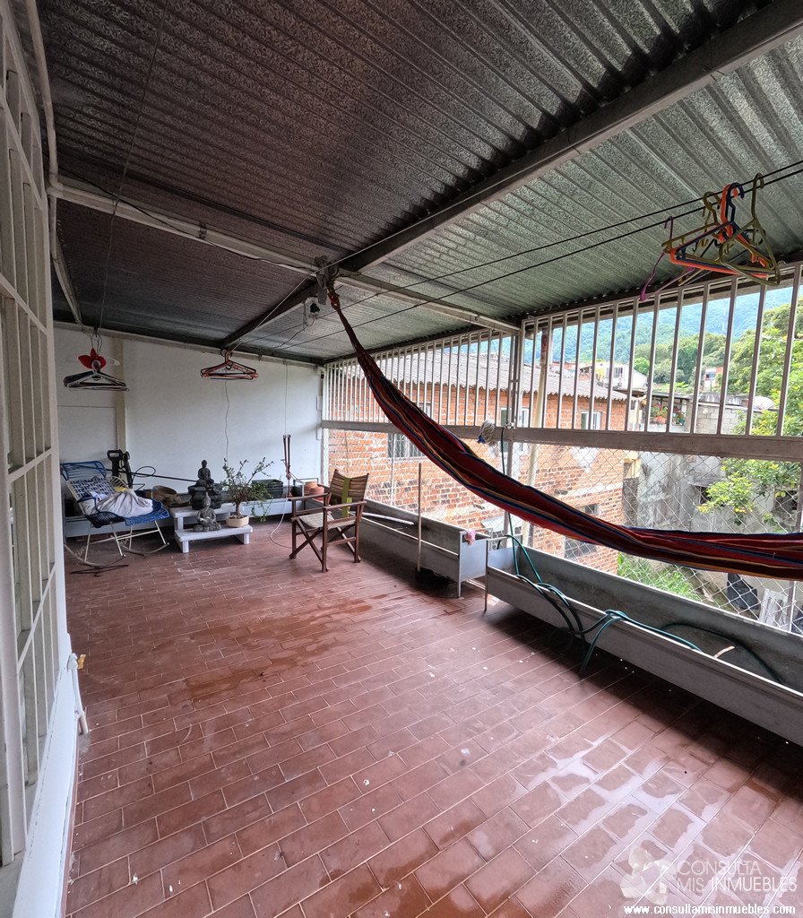 Arriendo piso 2 y 3 de casa ubicada en Pueblo Nuevo | Consulta Mis Inmuebles S.A.S. | Tu nuevo comienzo empieza hoy!