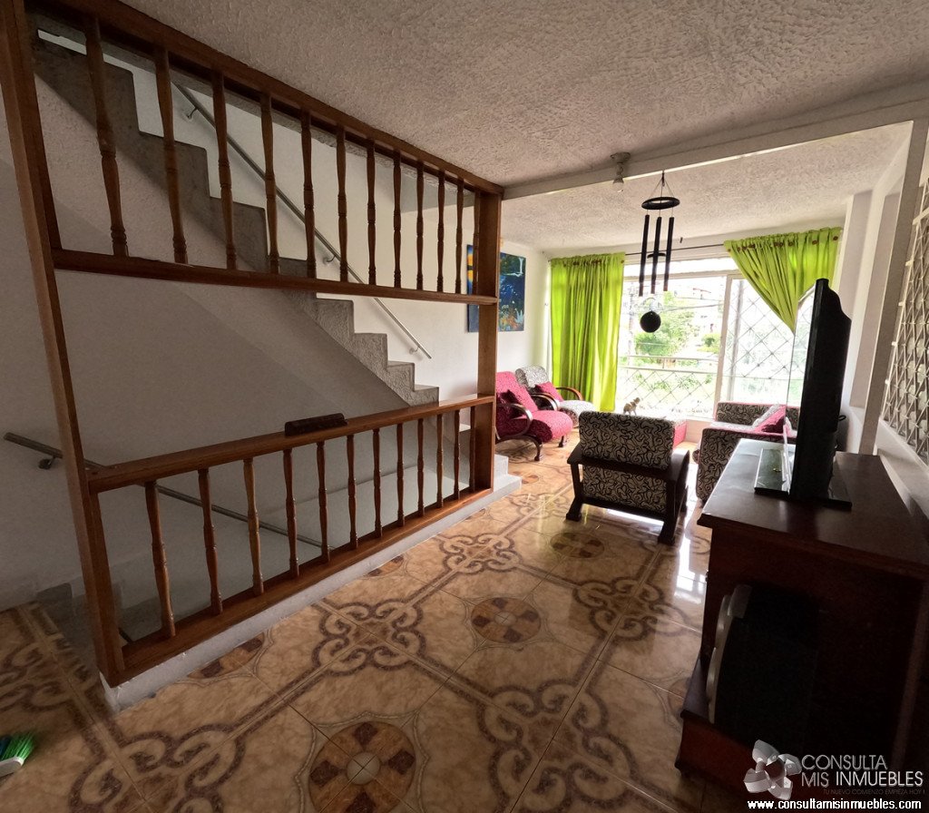 Arriendo piso 2 y 3 de casa ubicada en Pueblo Nuevo | Consulta Mis Inmuebles S.A.S. | Tu nuevo comienzo empieza hoy!